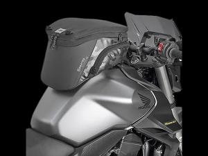 На фото KAPPA Сумка на бак TANKLOCK SYSTEM DRIFTER 10л. DR01